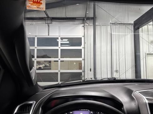 Used 2019 RAM 1500 Big Horn AWD/4WD image 9