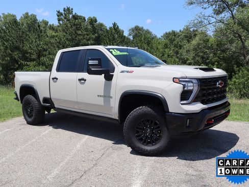 Used 2026 Chevrolet Silverado 2500 ZR2 AWD/4WD image 2