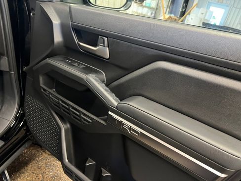 Certified 2025 Toyota Tacoma TRD Off-Road image 35