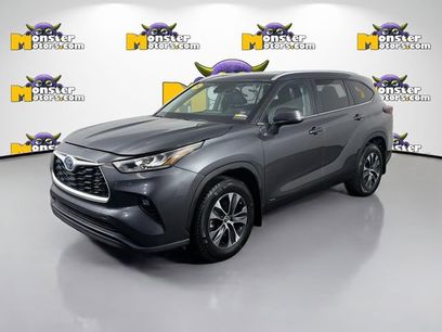 Used 2024 Toyota Highlander XLE