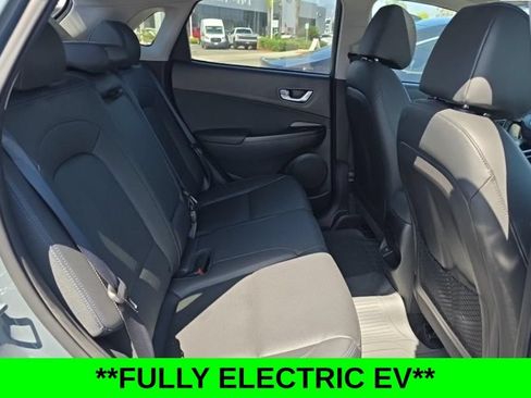 Used 2022 Hyundai Kona Limited w/ Cargo Package FWD image 11