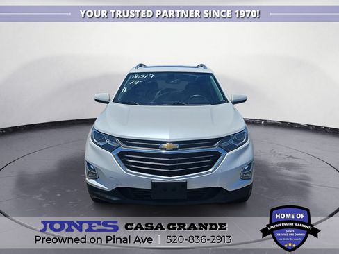Used 2019 Chevrolet Equinox LT w/ Sun & Navigation Package FWD image 2