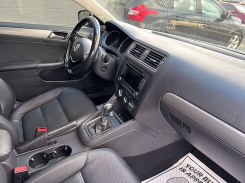 Used 2015 Volkswagen Jetta Sport FWD image 25