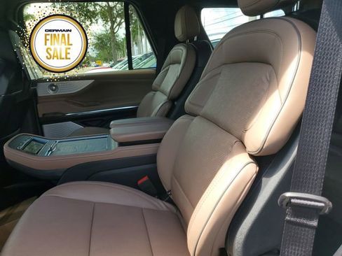 New 2025 Lincoln Navigator Black Label image 17