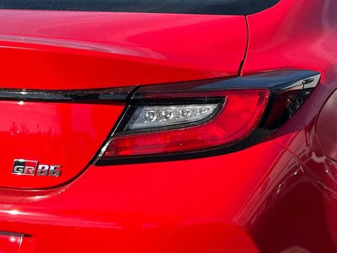 Used 2025 Toyota GR86 w/ ALL Weather Mat Package (TMS) image 15