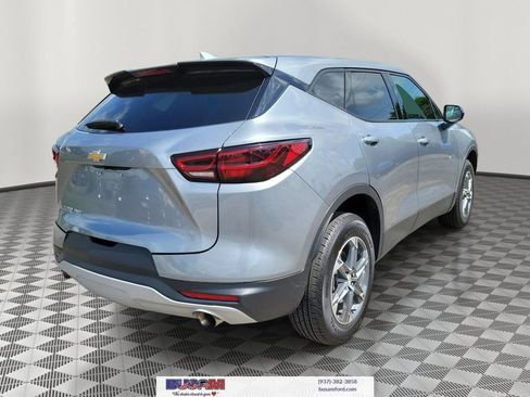 Used 2025 Chevrolet Blazer LT AWD/4WD image 4