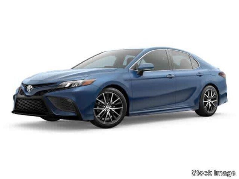 Used 2022 Toyota Camry SE image 1