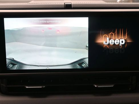Used 2024 Jeep Gladiator Sport AWD/4WD image 28