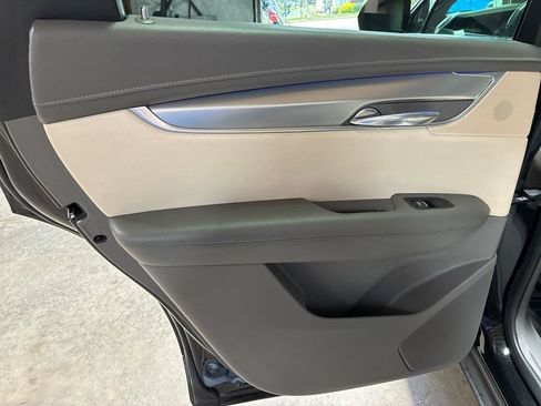 Used 2018 Cadillac XT5 Premium Luxury FWD image 20