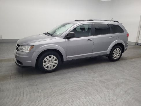 Used 2018 Dodge Journey SE w/ Connectivity Group image 2