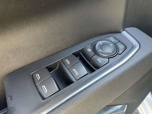 Used 2025 GMC Sierra 1500 SLT RWD image 18