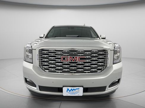 Used 2019 GMC Yukon Denali AWD/4WD image 3