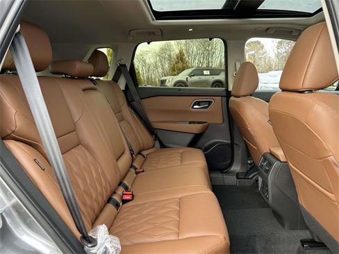 New 2026 Nissan Rogue Platinum w/ Platinum Premium Package image 11
