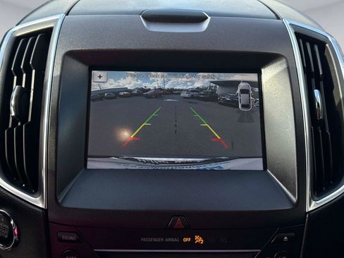 Used 2019 Ford Edge Titanium image 24