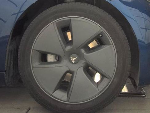 Used 2023 Tesla Model 3 Standard Range RWD image 12