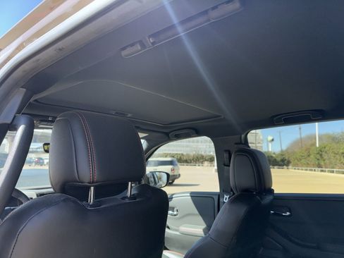 Used 2023 Nissan Frontier PRO-4X w/ Pro-4X Premium Package image 12