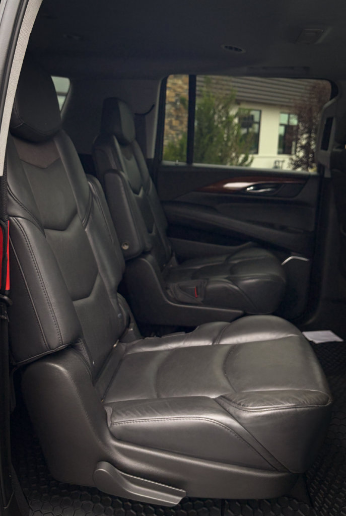 Used 2018 Cadillac Escalade ESV Luxury AWD/4WD image 27