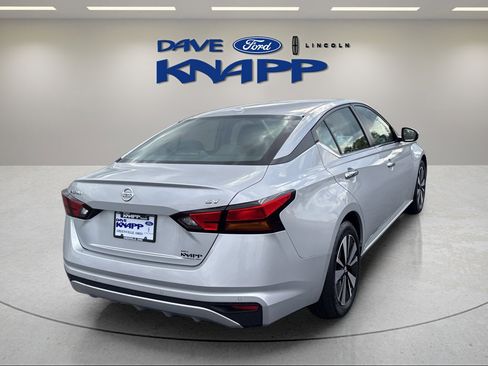 Used 2021 Nissan Altima 2.5 SV image 8