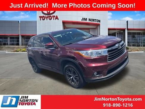 Used 2016 Toyota Highlander XLE FWD image 1