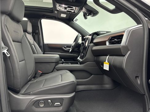 New 2026 GMC Yukon XL Denali w/ Denali Reserve Package AWD/4WD image 38