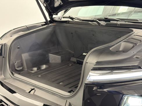 Used 2025 Chevrolet Silverado EV RST AWD/4WD image 37