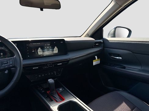 New 2025 Nissan Kicks SR image 23