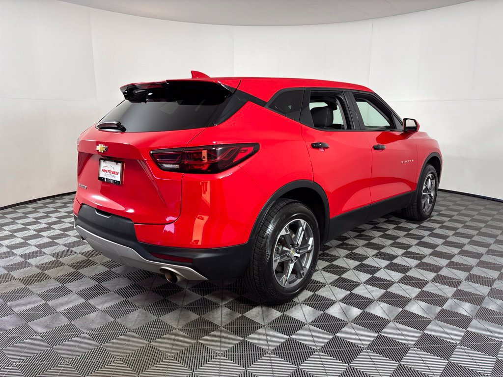 Used 2023 Chevrolet Blazer LT FWD image 17