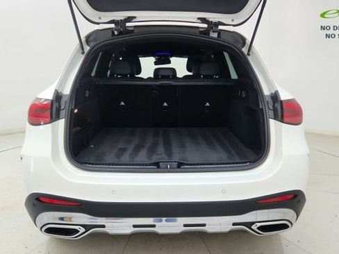Used 2025 Mercedes-Benz GLC 300 4MATIC image 14