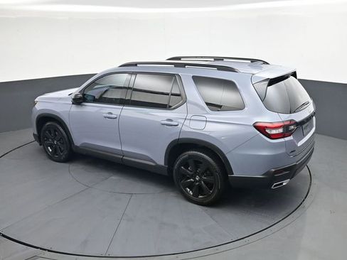 Used 2025 Honda Pilot Black Edition image 26