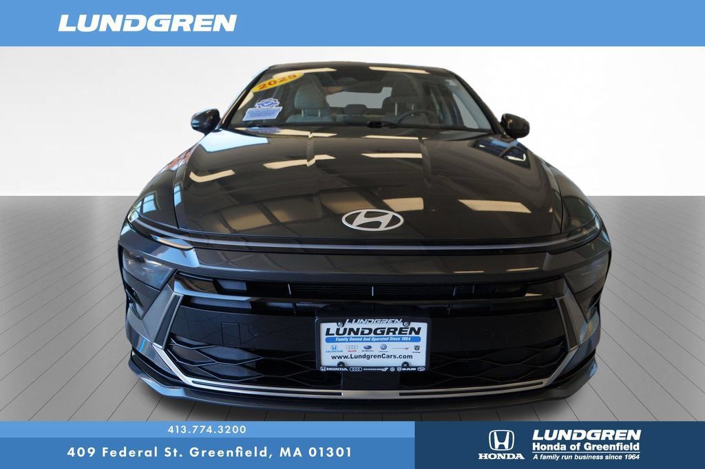 Used 2025 Hyundai Sonata SEL FWD image 2