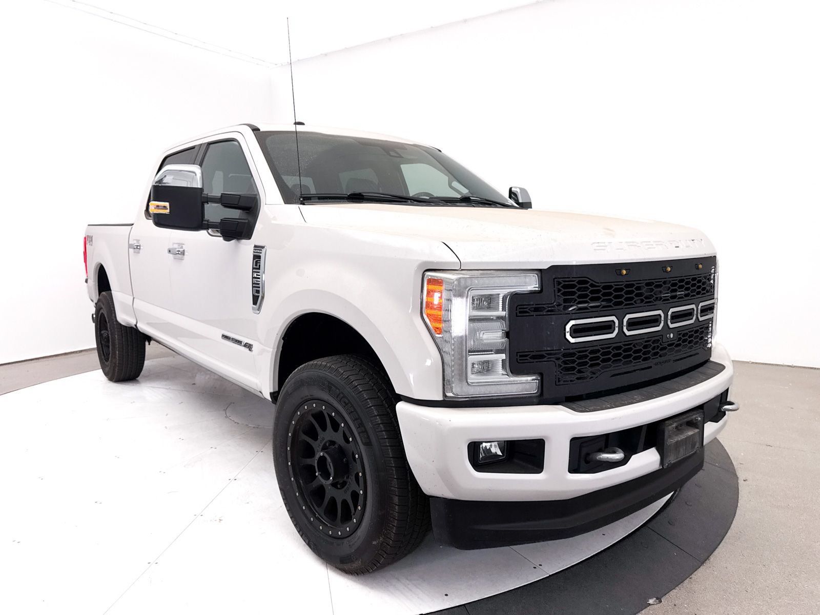 Used 2018 Ford F250 Platinum w/ Platinum Ultimate Package AWD/4WD image 10