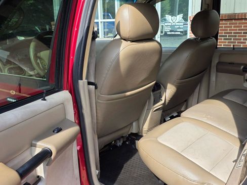 Used 2004 Ford Explorer Sport Trac XLT image 20