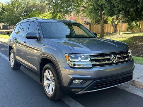 Used 2019 Volkswagen Atlas SE FWD image 2