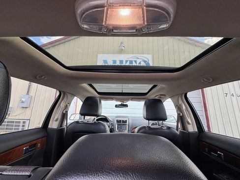 Used 2013 Lincoln MKX FWD image 17