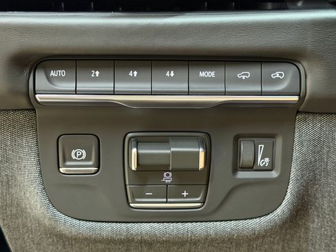 New 2026 Cadillac Escalade ESV Platinum Sport AWD/4WD image 18