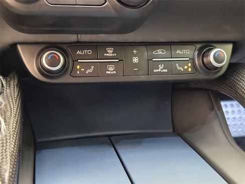 Used 2018 Ferrari GTC4Lusso image 40