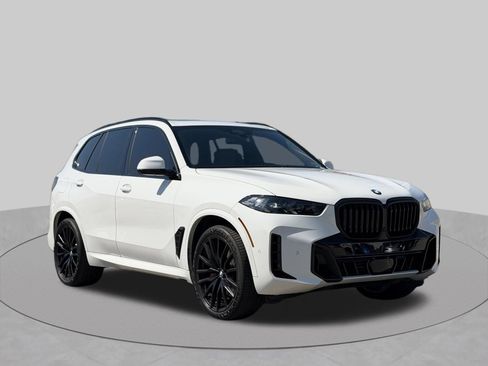 Used 2026 BMW X5 xDrive40i w/ M Sport Package AWD/4WD image 29