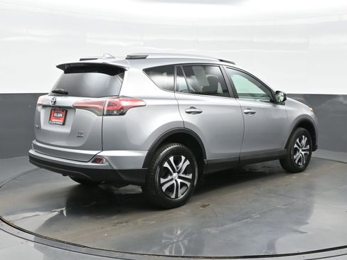 Used 2016 Toyota RAV4 LE AWD/4WD image 6