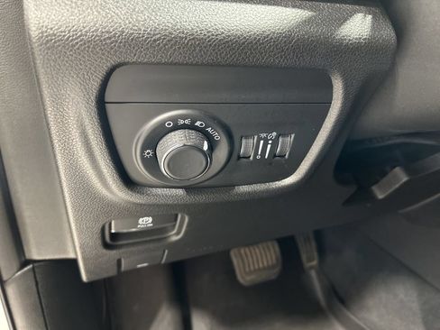 Used 2023 Jeep Grand Cherokee Altitude AWD/4WD image 14