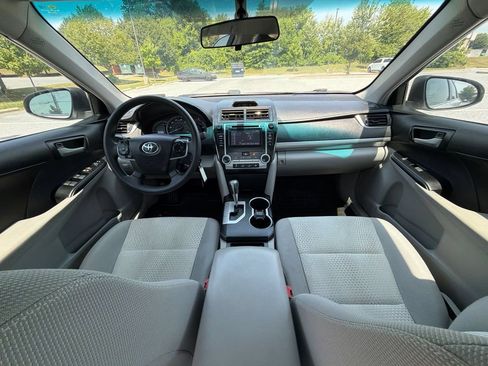 Used 2014 Toyota Camry LE FWD image 15