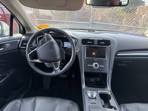 Used 2020 Ford Fusion Titanium image 12