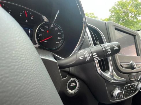 Used 2023 Chevrolet Equinox LT FWD image 25