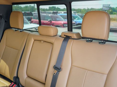 Used 2022 Ford F250 Lariat w/ Lariat Ultimate Package AWD/4WD image 17