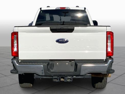 Used 2025 Ford F350 XLT image 4