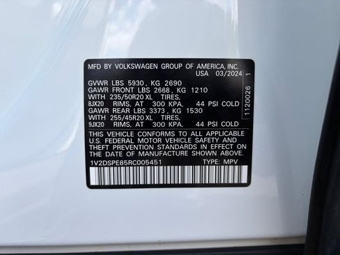 Used 2024 Volkswagen ID.4 Pro AWD/4WD image 25