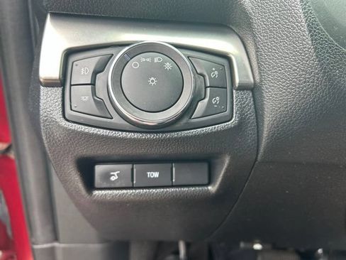 Used 2019 Ford Explorer XLT w/ Equipment Group 202A AWD/4WD image 29