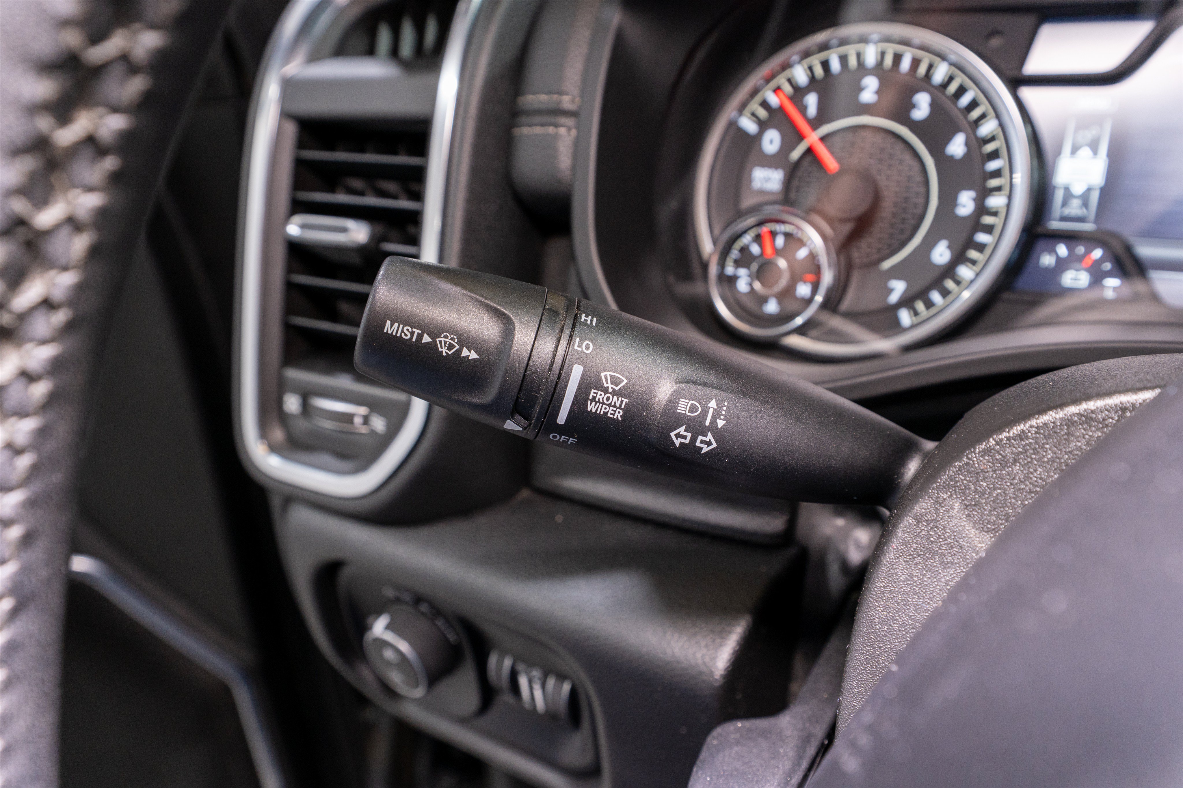 Used 2025 RAM 1500 Laramie AWD/4WD image 29