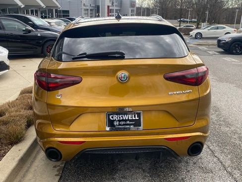 Used 2022 Alfa Romeo Stelvio Veloce image 6