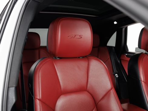 Used 2022 Porsche Macan GTS AWD/4WD image 41