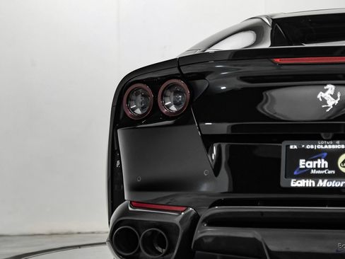 Used 2022 Ferrari 812 GTS RWD image 18